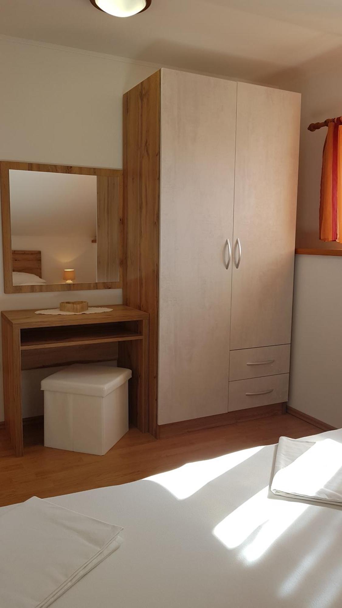 Apartmani Roza Lopar Exterior photo